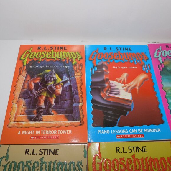 Set / Lot 10 Vintage 90s R.L. Stine Goosebumps Paperback Books - Picture 2 of 6